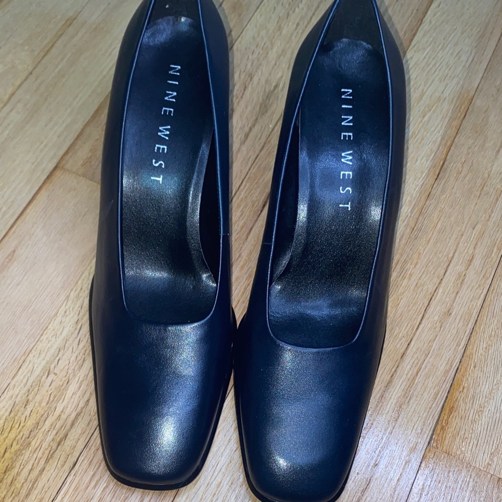 Nine West Women's Navy Heels